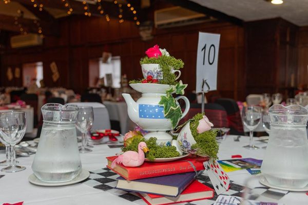 Table-Setting-Teapots Table-Setting-Teapots
