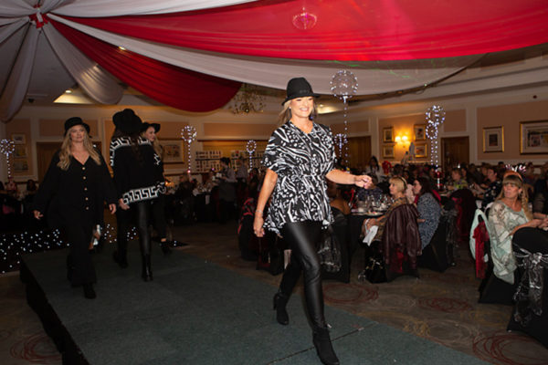 LadiesLunch22_CatWalk2 LadiesLunch22_CatWalk2